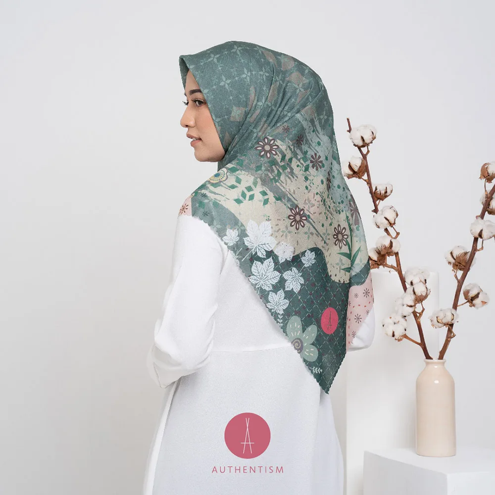Signature 073 Scarf - Image 2