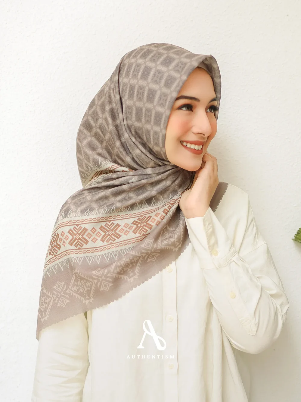 Qarirah Scarf