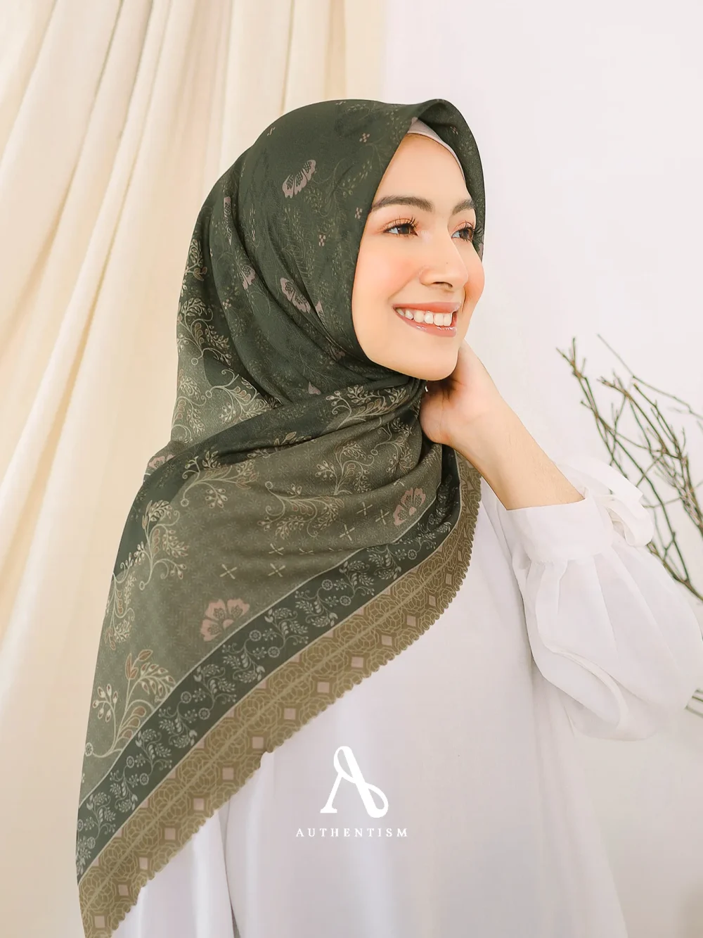 Alaura Scarf