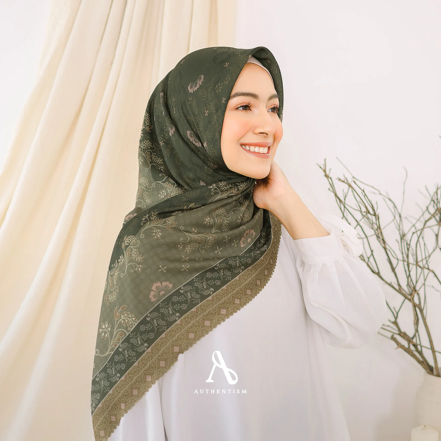 Alaura Scarf