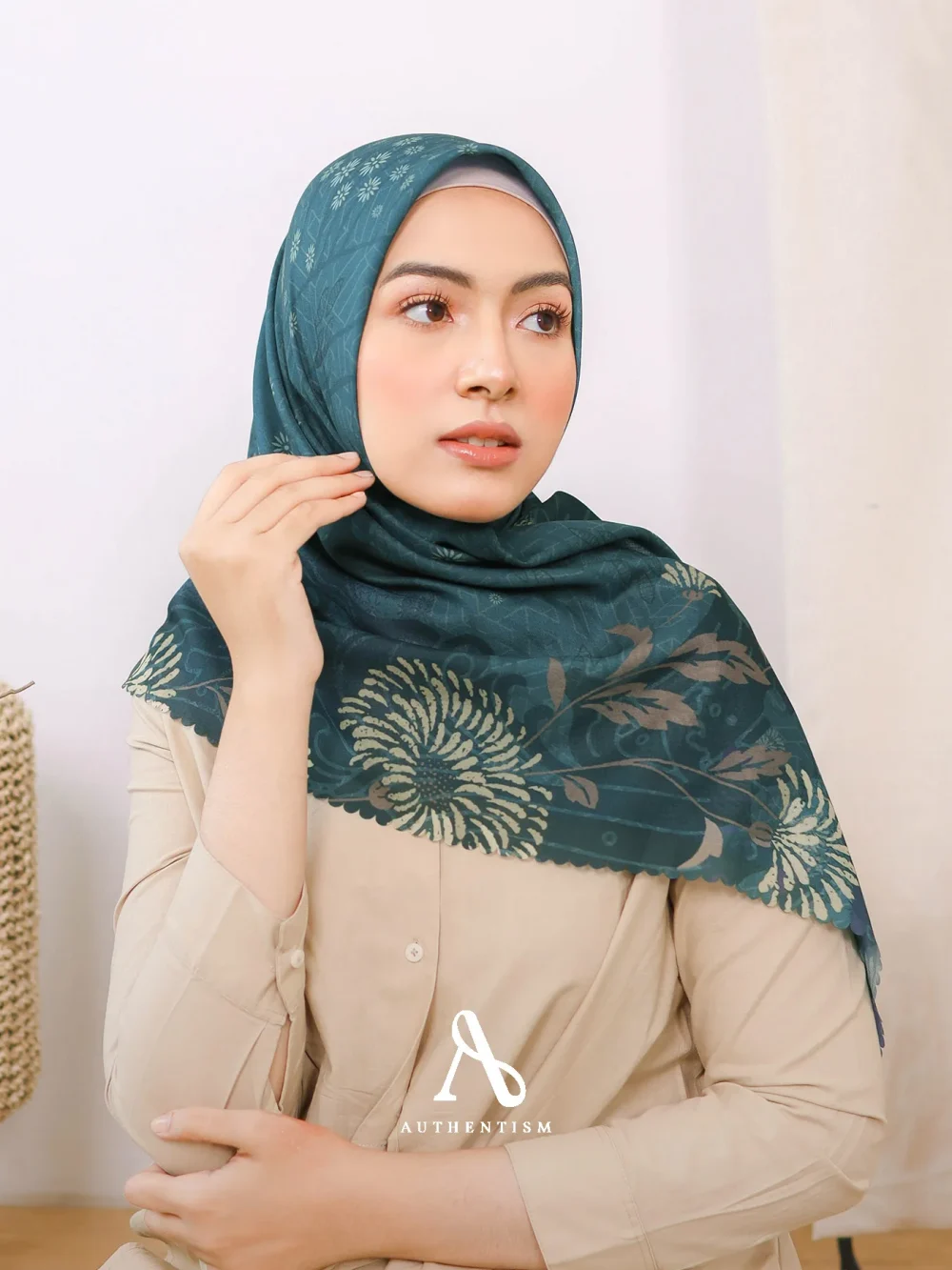 Kwina Scarf