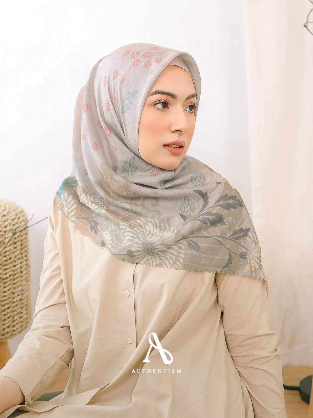 Luvia Scarf