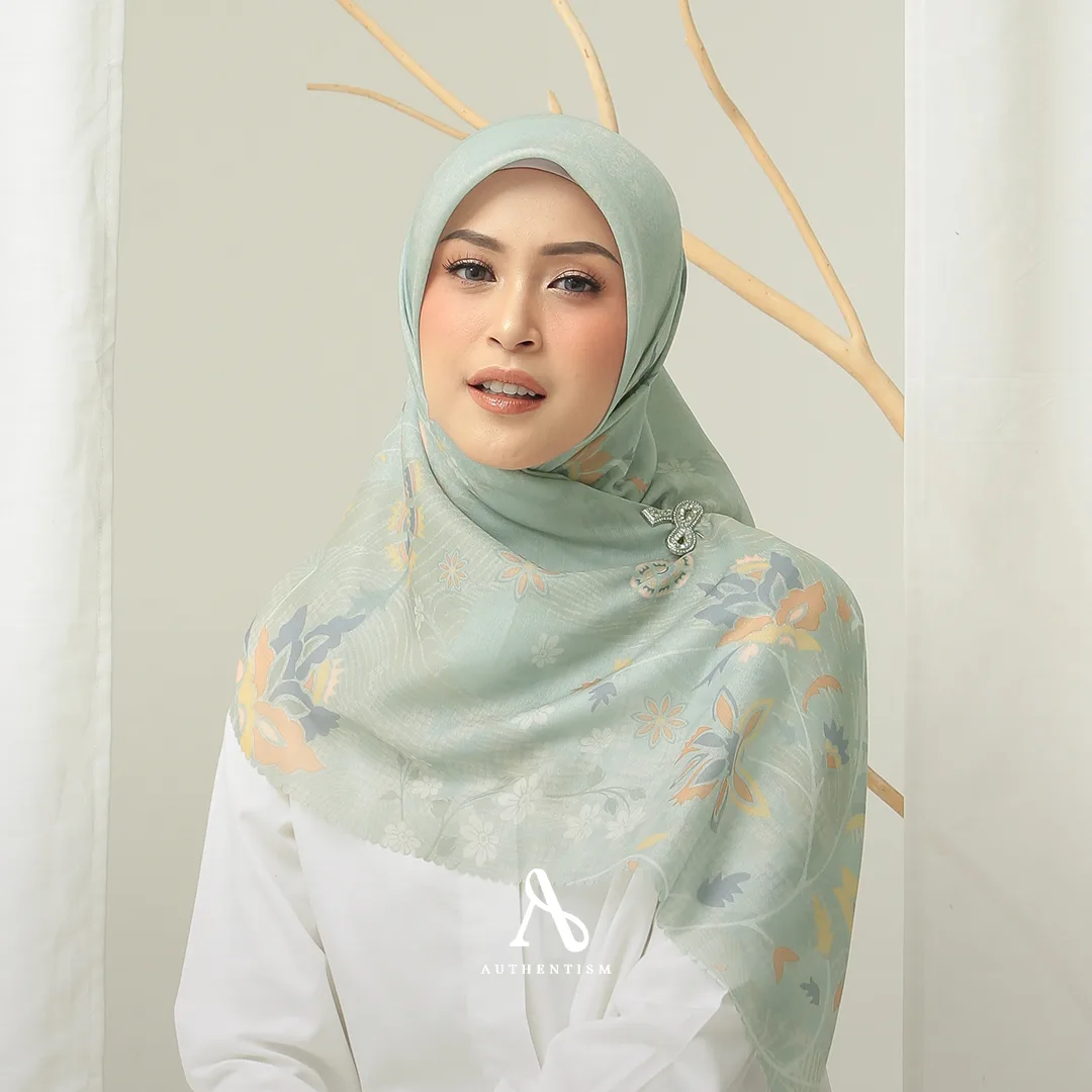 Uzma Scarf