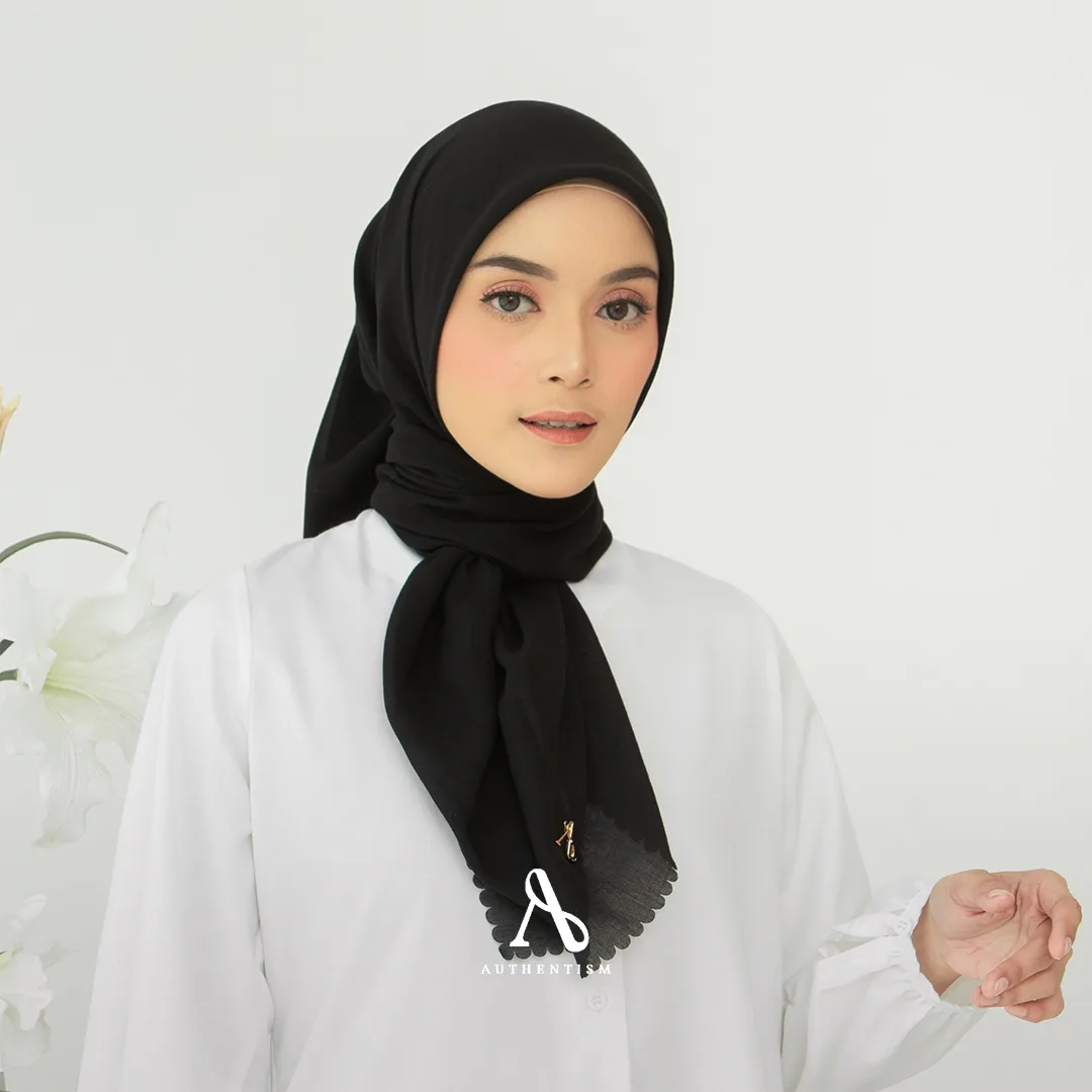 Raline Black Scarf