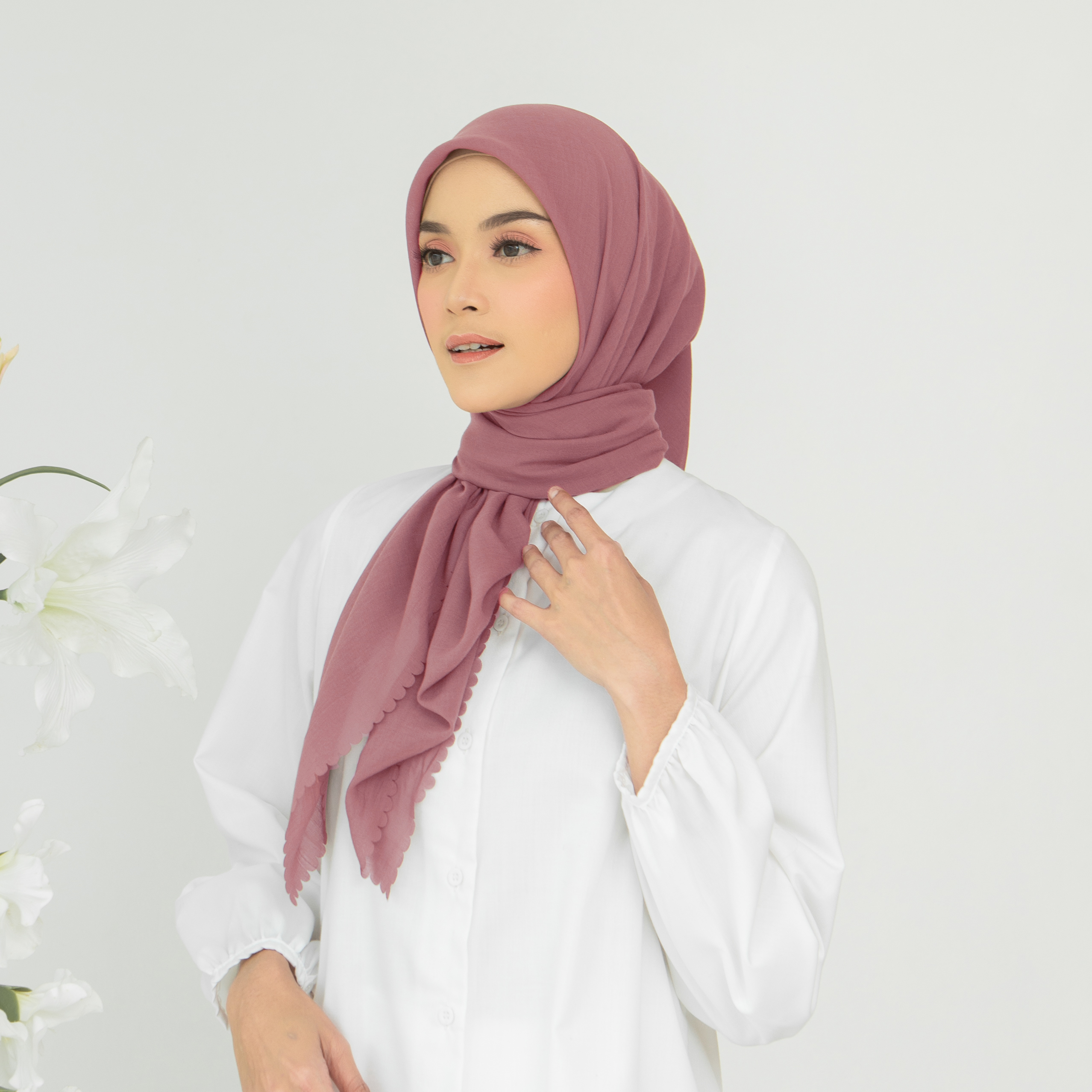 Raline Crimson Scarf - Image 4