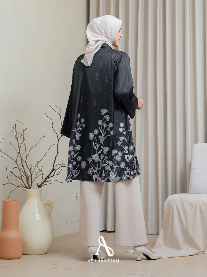 Anindya Izzati - Image 3