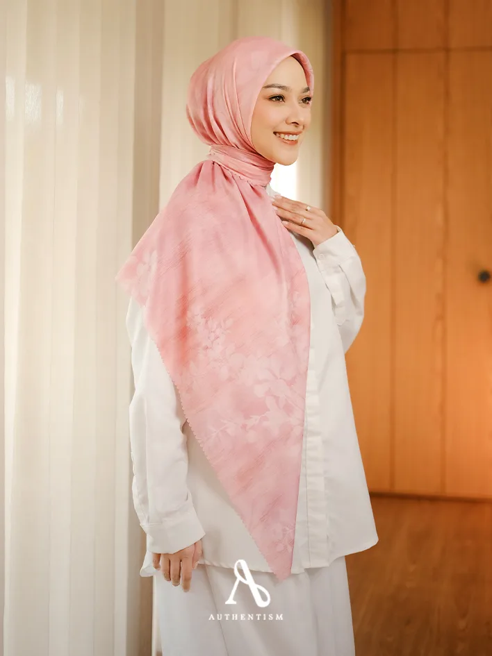 Ease Light Scarf - Image 5