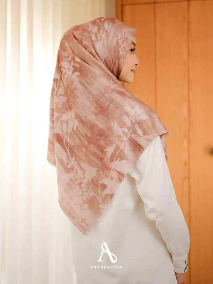 Ease Still Scarf - Image 4