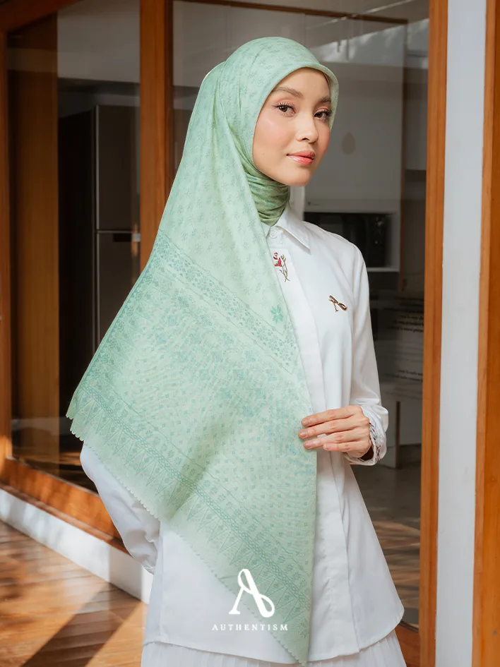 Laras Pistachio Scarf - Image 3