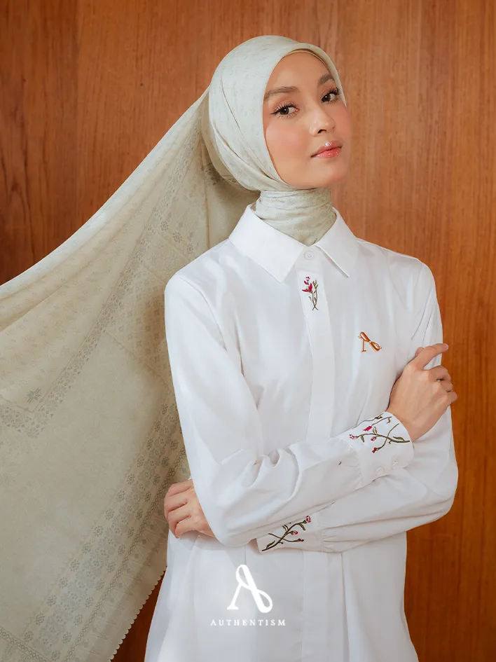 Laras Stone Scarf